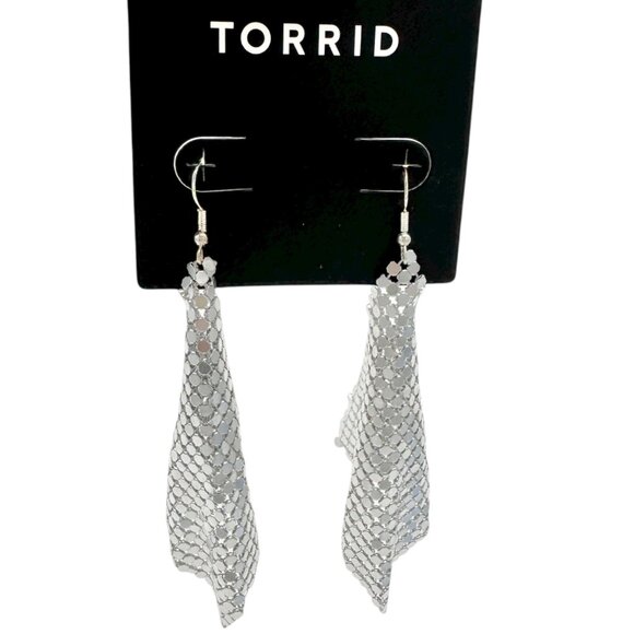 Torrid Silver Mesh Kite Earrings with Fishhook Backs Shimmer Lightweight NEW - Picture 1 of 6